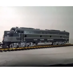 Trains|Aristo-Craft 23611 G Scale NYC E-8 Powered Diesel - Model Train Junction: Quality Parts and Art Supplies