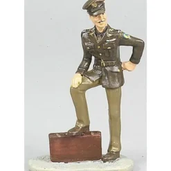 Trains|Aristo-Craft 60059 US Airforce Officer with Bag Figure - Model Train Junction: Quality Parts and Art Supplies