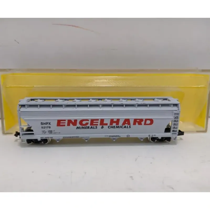 Trains|Atlas 3709 N Scale Engelhard Center Flow Covered Hopper Car LN/Box - Model Train Junction: Quality Parts and Art Supplies