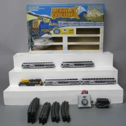 Trains|Bachmann 00624 Alaska McKinley Explorer HO Gauge Diesel Passenger Train Set - Model Train Junction: Quality Parts and Art Supplies