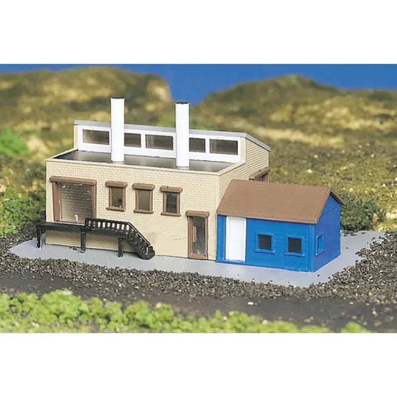 Trains|Bachmann 45902 N Plasticville Assembled Factory - Model Train Junction: Quality Parts and Art Supplies