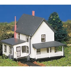 Trains|Bachmann 45812 N Scale Farm House w/Figures - Model Train Junction: Quality Parts and Art Supplies