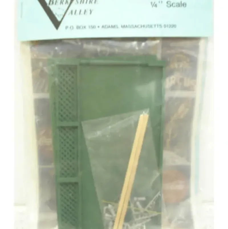 Trains|Berkshire Valley 706 O Billboard with Columns & Scrollwork - Model Train Junction: Quality Parts and Art Supplies