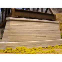 Trains|Chooch Enterprises 8433 HO Double-Track Concrete Pointed Bridge Pier - Model Train Junction: Quality Parts and Art Supplies