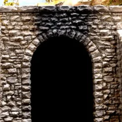 Trains|Chooch Enterprises 9940 O Single-Track Cut Stone Tunnel Portal - Model Train Junction: Quality Parts and Art Supplies