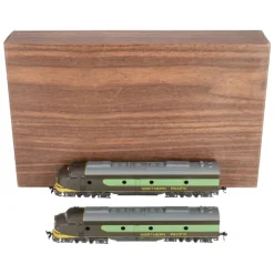 Trains|Con-Cor 912 HO Northern Pacific EMD E8 AA Powered & Dummy Diesel Locomotive Set EX/Box - Model Train Junction: Quality Parts and Art Supplies
