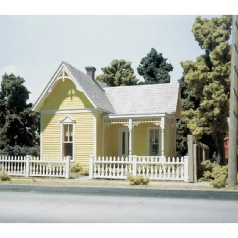 Trains|DPM 80300 O Aunt Eleanor's House Building Kit - Model Train Junction: Quality Parts and Art Supplies