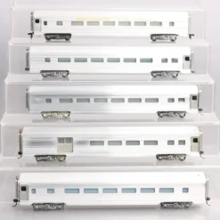 Trains|HO Passenger Cars [5] VG - Model Train Junction: Quality Parts and Art Supplies