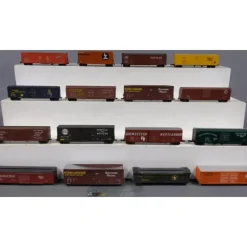 Trains|HO Scale Boxcars: CNW, SP, MP, SSW, B&O, GB&W, RI, IC, GN, GM&O, WM, Wabash [16] VG - Model Train Junction: Quality Parts and Art Supplies