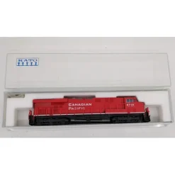 Trains*Kato 176-8904 N Canadian Pacific Diesel Locomotive #8718 LN/Box - Model Train Junction: Quality Parts and Art Supplies