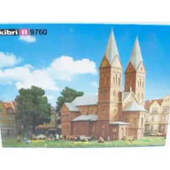 Trains*Kibri 9760 HO Roman Catholic Church Building Kit - Model Train Junction: Quality Parts and Art Supplies