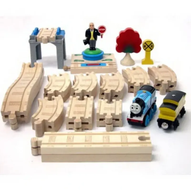 Trains*Learning Curve 99724 Battery-Powered Sir Topham Hatt Figure 8 Set - Model Train Junction: Quality Parts and Art Supplies