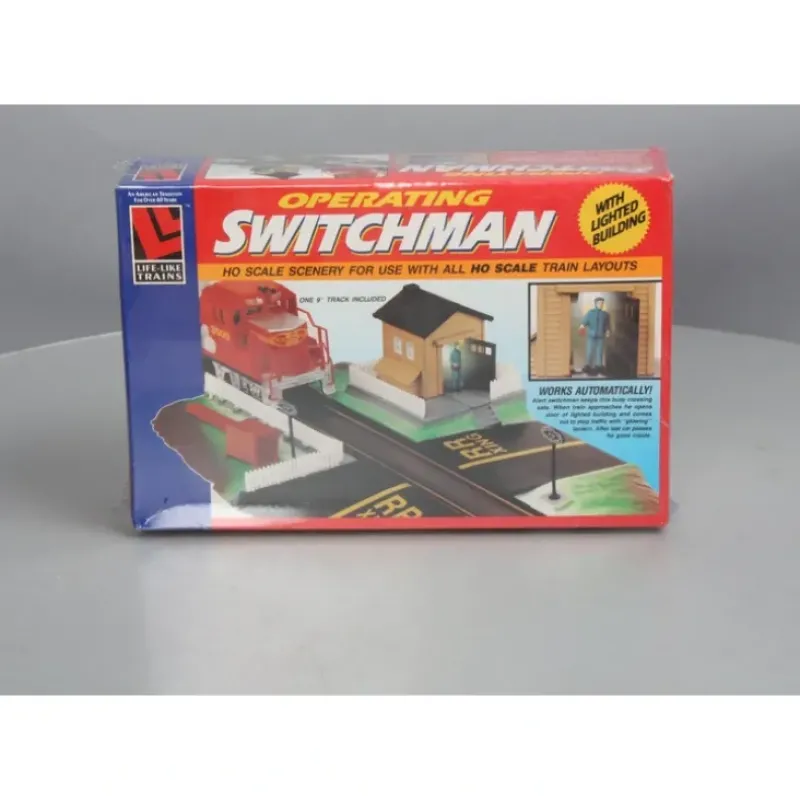 Trains*Life Like 8203 HO Operating Switchman With Lighted Building - Model Train Junction: Quality Parts and Art Supplies