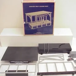 Trains*Lionel 6-12929 O Animated Auto Truck Loading Dock - Model Train Junction: Quality Parts and Art Supplies