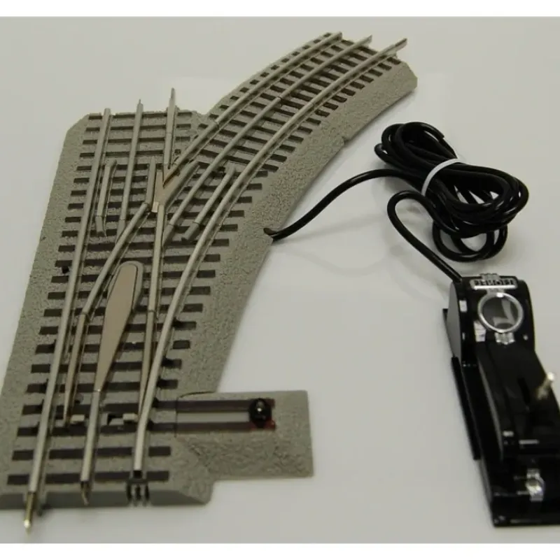 Trains*Lionel 6-16825 O36 FasTrack Command Right Hand Switch Turnout - Model Train Junction: Quality Parts and Art Supplies