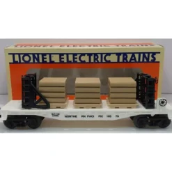 Trains*Lionel 6-16379 O Gauge Northern Pacific Flatcar w/ Wood Load LN/Box - Model Train Junction: Quality Parts and Art Supplies