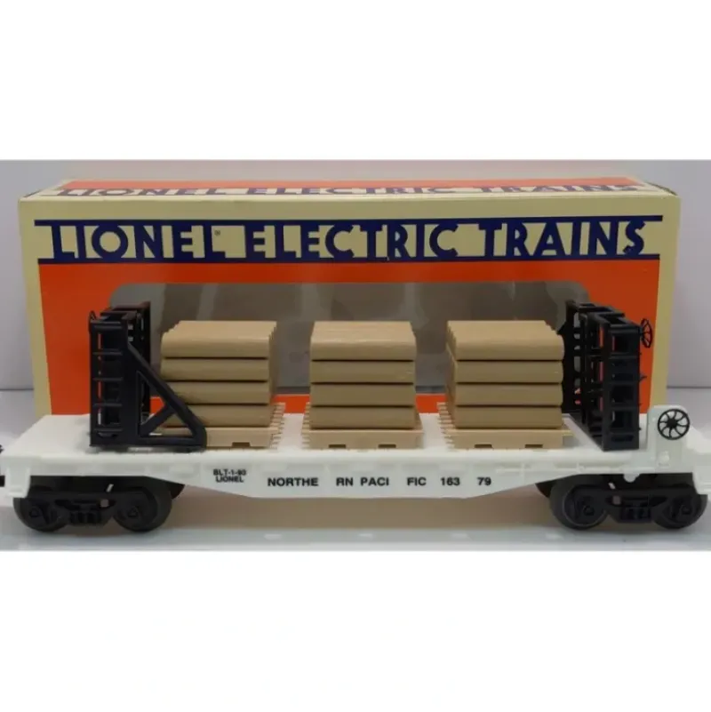 Trains*Lionel 6-16379 O Gauge Northern Pacific Flatcar w/ Wood Load LN/Box - Model Train Junction: Quality Parts and Art Supplies