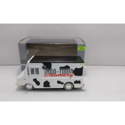 Trains*Lionel 6-21651 O Gauge Superstreets Moo-Town Creamery Van - Model Train Junction: Quality Parts and Art Supplies