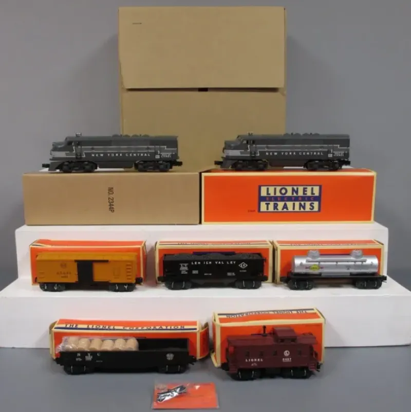 Trains*Lionel 6-38310 O Gauge 2185W New York Central AA Diesel Freight Train Set - Model Train Junction: Quality Parts and Art Supplies