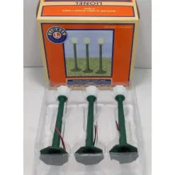 Trains*Lionel 6-29247 O Mainline Classic Green Street Lamps (Set of 3) - Model Train Junction: Quality Parts and Art Supplies