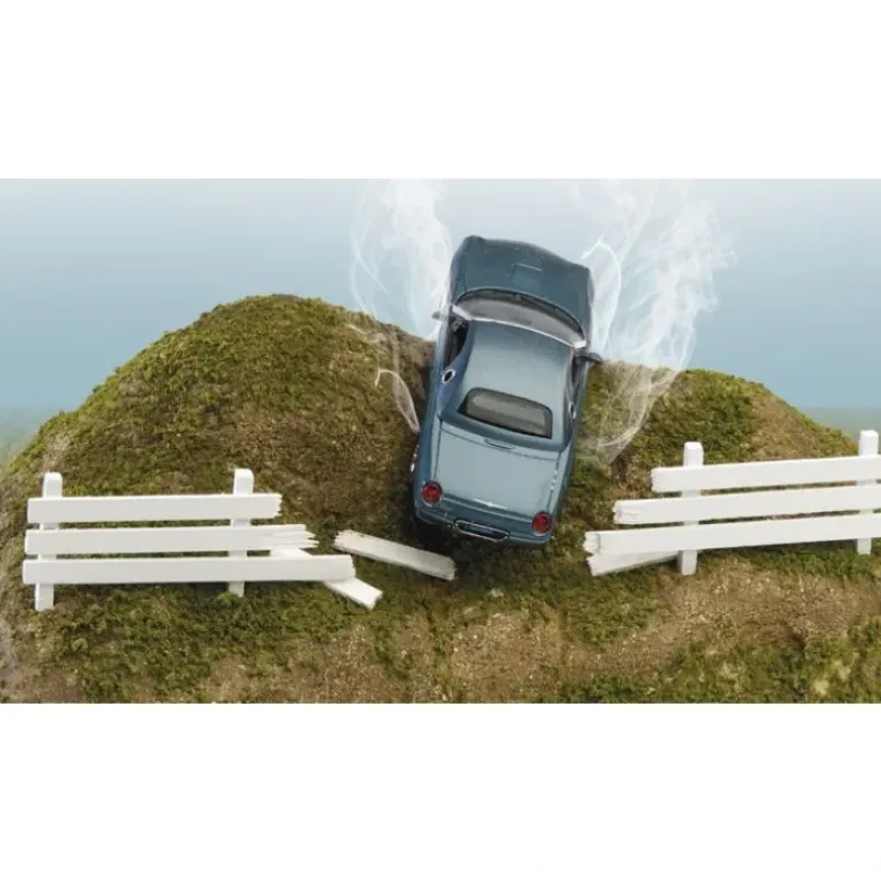 Trains*Lionel 6-22590 O Roadside Fender Bender - Model Train Junction: Quality Parts and Art Supplies