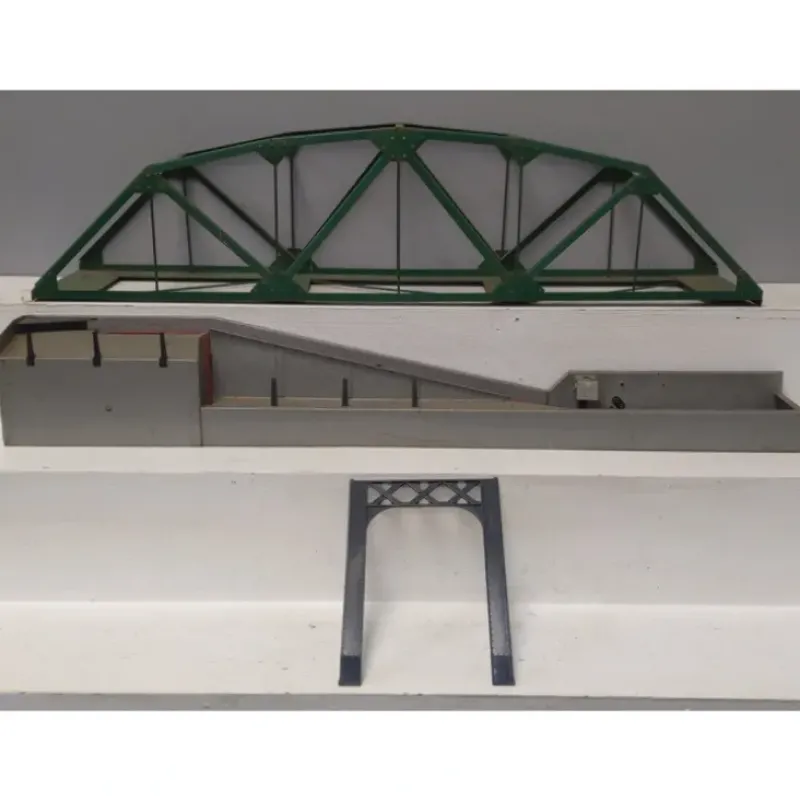 Trains*Lionel 364 Vintage O Operating Belt Log Loader & Truss Bridge VG - Model Train Junction: Quality Parts and Art Supplies