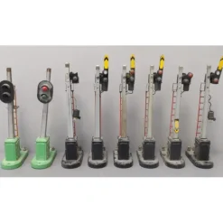 Trains*Lionel Vintage O Operating Track Accessories: 151 & 153 [8] - Model Train Junction: Quality Parts and Art Supplies