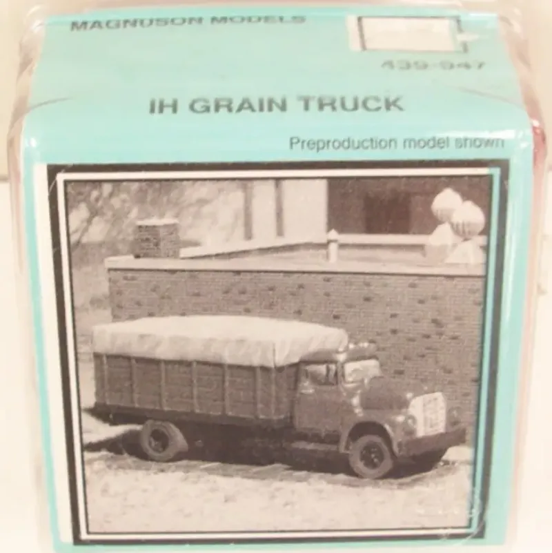 Trains*Magnuson Models 439-947 HO IH Grain Truck Kit - Model Train Junction: Quality Parts and Art Supplies