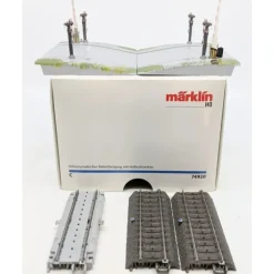 Trains*Marklin 74920 HO C Track Grade Crossing - Model Train Junction: Quality Parts and Art Supplies