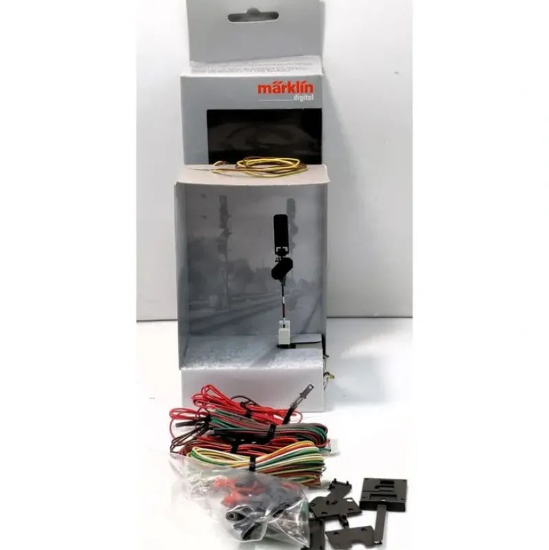 Trains*Marklin 76395 HO Color Light Home Signal - Model Train Junction: Quality Parts and Art Supplies