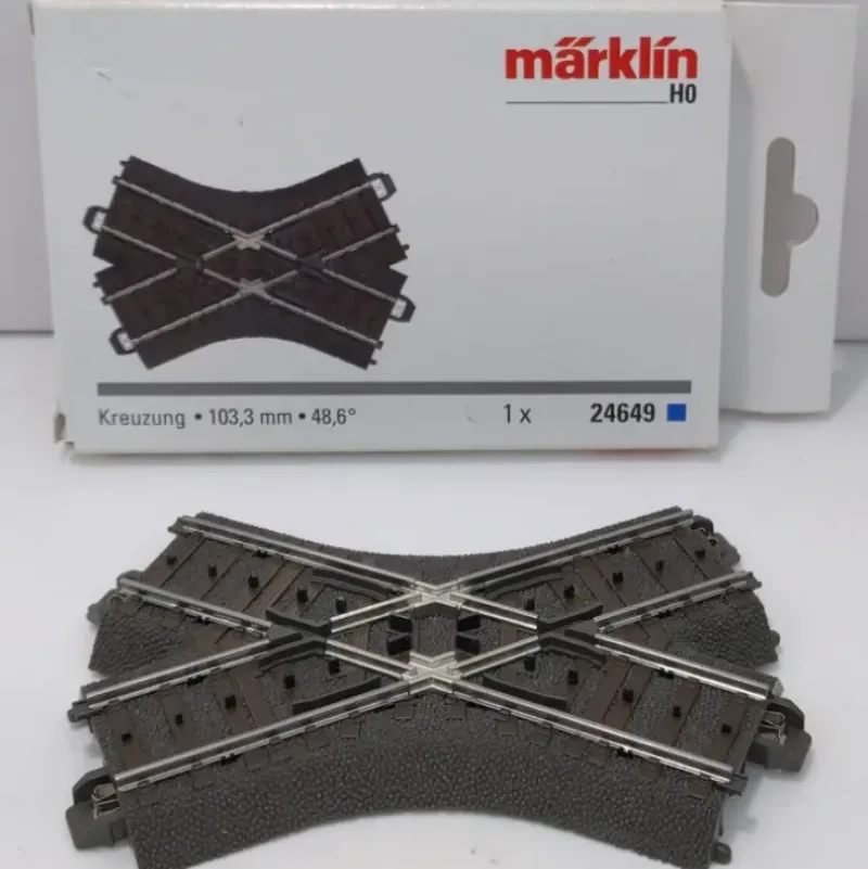 Trains*Marklin 24649 HO Scale C Track 48.6 Degree Crossing Track Section - Model Train Junction: Quality Parts and Art Supplies