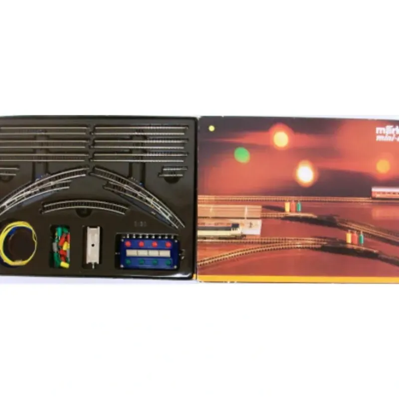 Trains*Marklin 8193 Z T2 Station Track Set - Model Train Junction: Quality Parts and Art Supplies