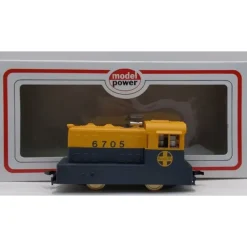 Trains*Model Power 6705 HO Scale ATSF Porter Hustler - Model Train Junction: Quality Parts and Art Supplies