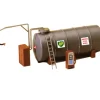 Trains*Model Power 773 HO Scale Built-up Trackside Oil Tank - Model Train Junction: Quality Parts and Art Supplies