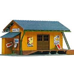 Trains*Model Power 694 HO Scale Built-Up Farmingdale Freight Station - Model Train Junction: Quality Parts and Art Supplies
