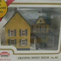 Trains*Model Power 587 HO Scale Built-up Grandma Moses' House - Model Train Junction: Quality Parts and Art Supplies