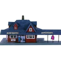 Trains*Model Power 566 HO Scale Durango Station Platform - Model Train Junction: Quality Parts and Art Supplies
