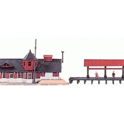 Trains*Model Power 427 HO Scale Station And Freight Shed Building Kit - Model Train Junction: Quality Parts and Art Supplies