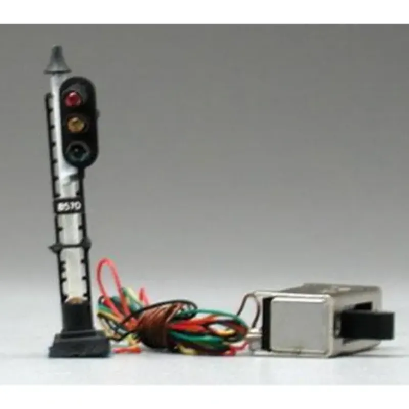 Trains*Model Power 8570 N Scale 3-Color Automatic Signal - Model Train Junction: Quality Parts and Art Supplies