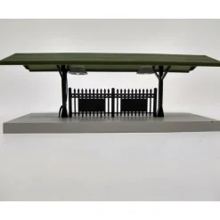 Trains*MTH 30-90315 O Passenger Station Platform Gray w/Green Roof LN - Model Train Junction: Quality Parts and Art Supplies