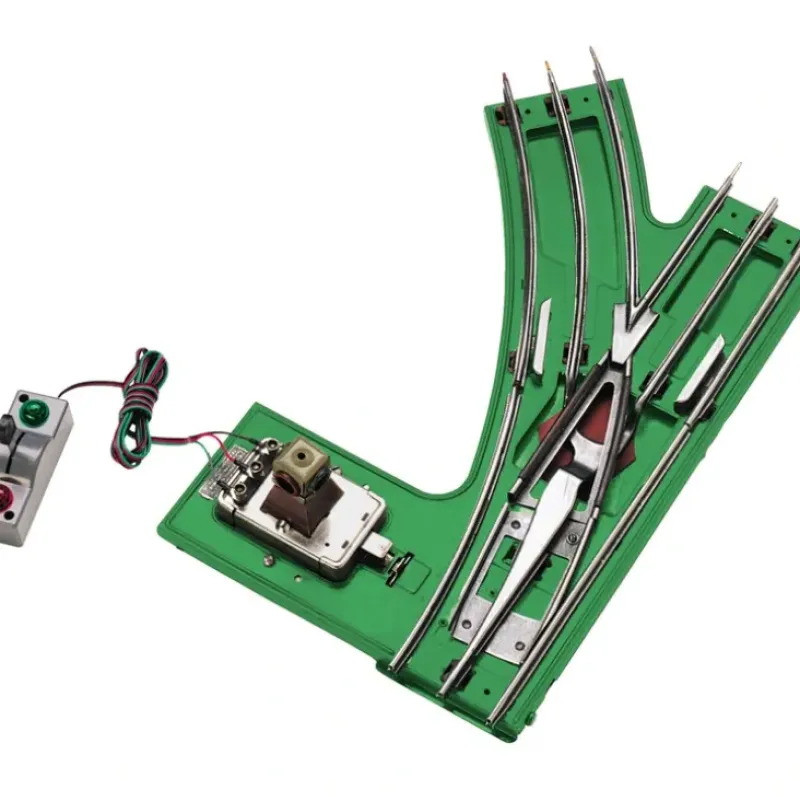 Trains*MTH 11-99045 Standard Gauge Tinplate Green 42 Inch Remote LH & Switch - Model Train Junction: Quality Parts and Art Supplies