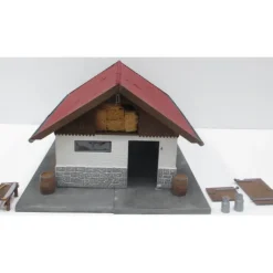 Trains*Pola 1841 G Scale Cow Barn Kit - Model Train Junction: Quality Parts and Art Supplies