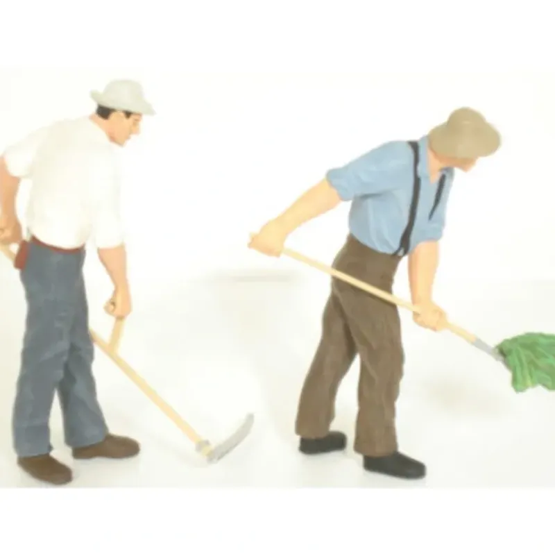 Trains*Preiser 45085 G Hay Harvest Workers Figures (Set of 2) - Model Train Junction: Quality Parts and Art Supplies
