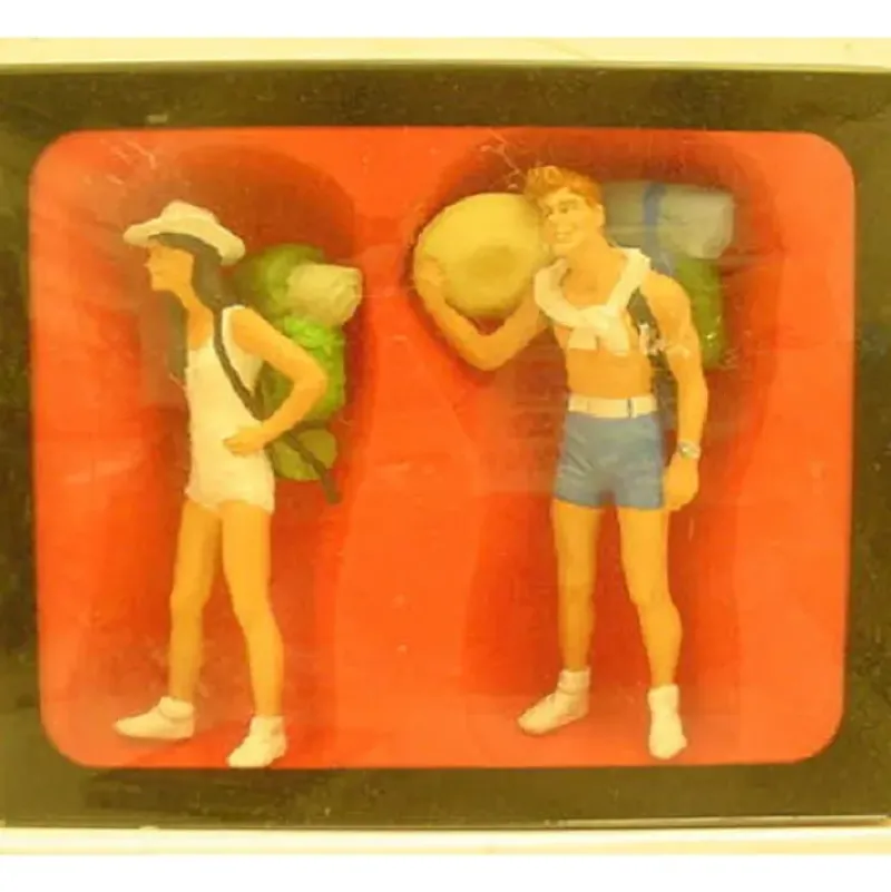 Trains*Preiser 45030 G Hitch-Hikers Figures (Set of 2) - Model Train Junction: Quality Parts and Art Supplies