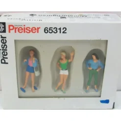 Trains*Preiser 65312 O Standing Teenage Girls Figures (Set of 3) - Model Train Junction: Quality Parts and Art Supplies