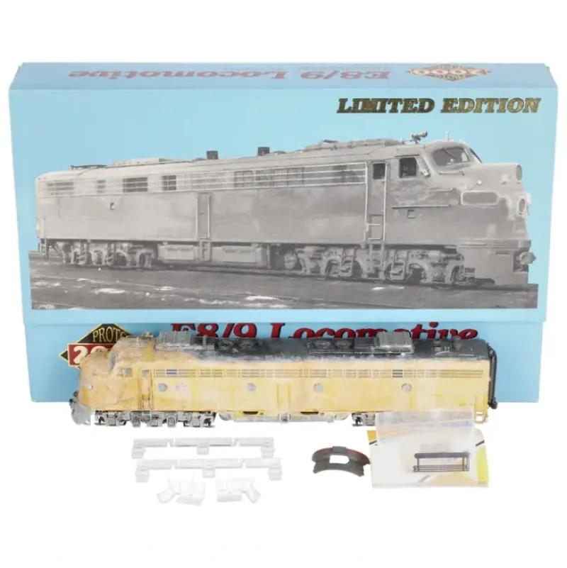 Trains*Proto 2000 30802 HO Rock Island E8/9 Loco With Mars Light #657 - Weathered VG/Box - Model Train Junction: Quality Parts and Art Supplies