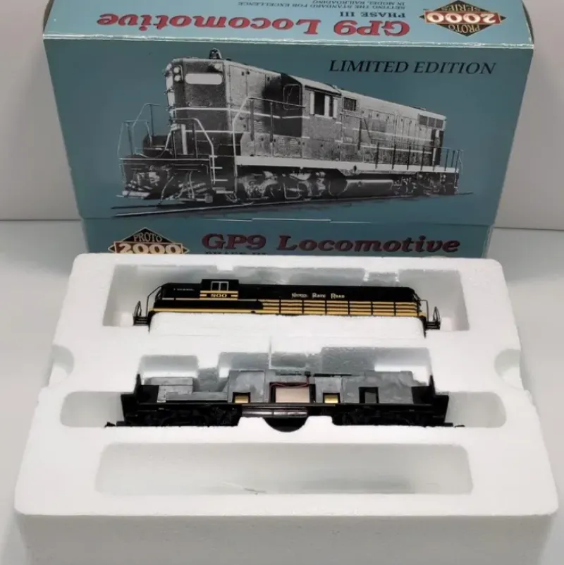 Trains*Proto 2000 21701 HO Scale Nickel Plate Road Phase III GP-9 Diesel Engine #800 - Model Train Junction: Quality Parts and Art Supplies