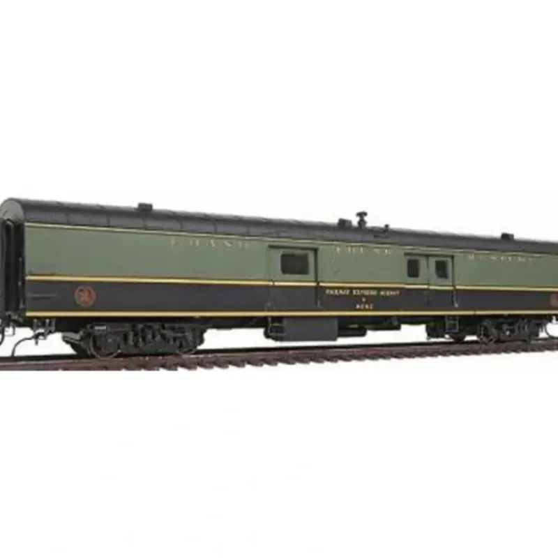 Trains*Rapido Trains 106223 HO Grand Truck Western Baggage Express Car #9082 - Model Train Junction: Quality Parts and Art Supplies