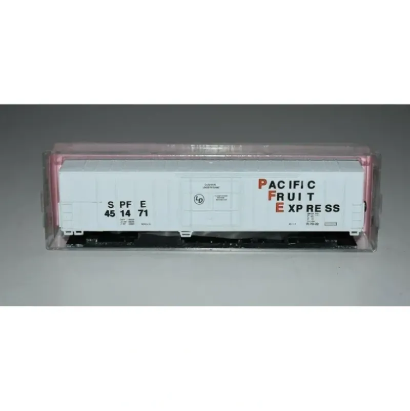 Roundhouse 8425 N Scale SPFE Box Car Kit #451471 NIB - Model Train Junction: Quality Parts and Art Supplies Best