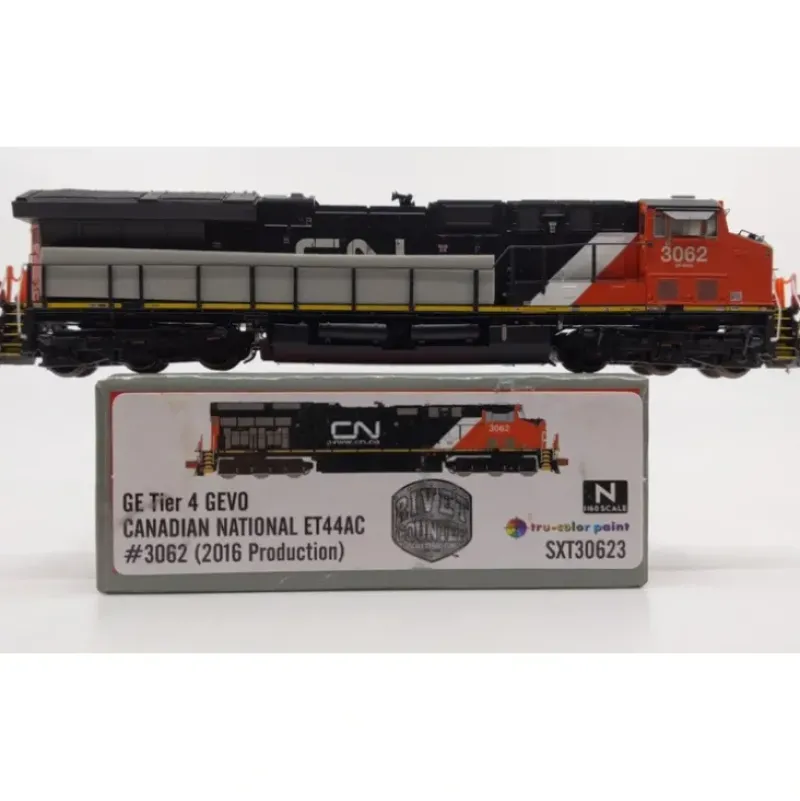 Scale Trains SXT30623 N Canadian National ET44AC Diesel Locomotive #3062 LN/Box - Model Train Junction: Quality Parts and Art Supplies Discount
